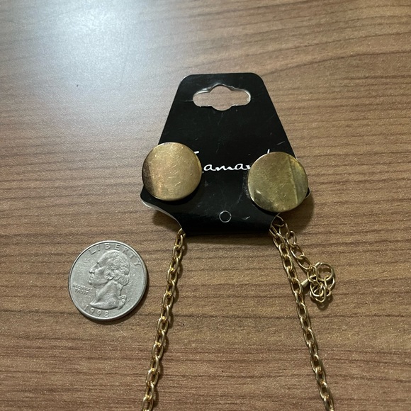 Ladies’ broach style necklace as shown with accompanying plain earrings. NWT. - Picture 3 of 5